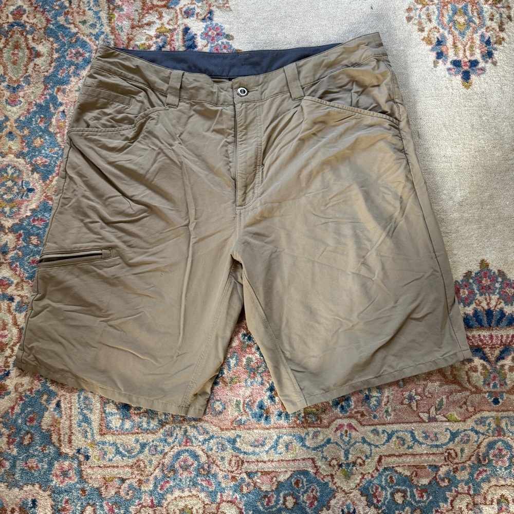 Patagonia 9” Shorts - Sz 38